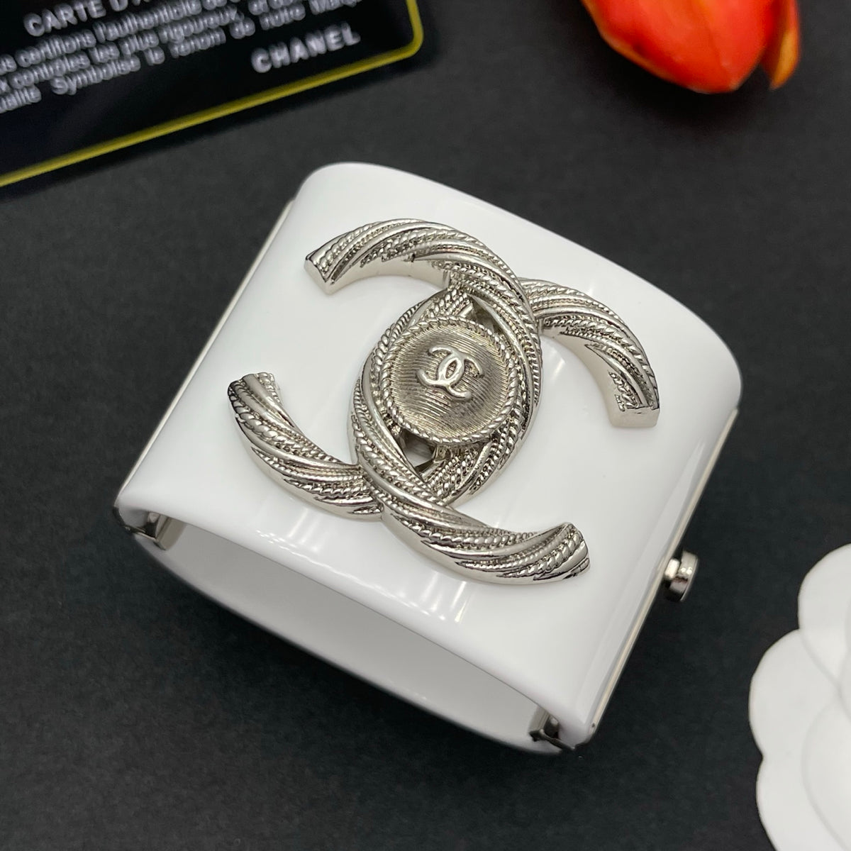 Chanel style acrylic resin bracelets - product photo 3