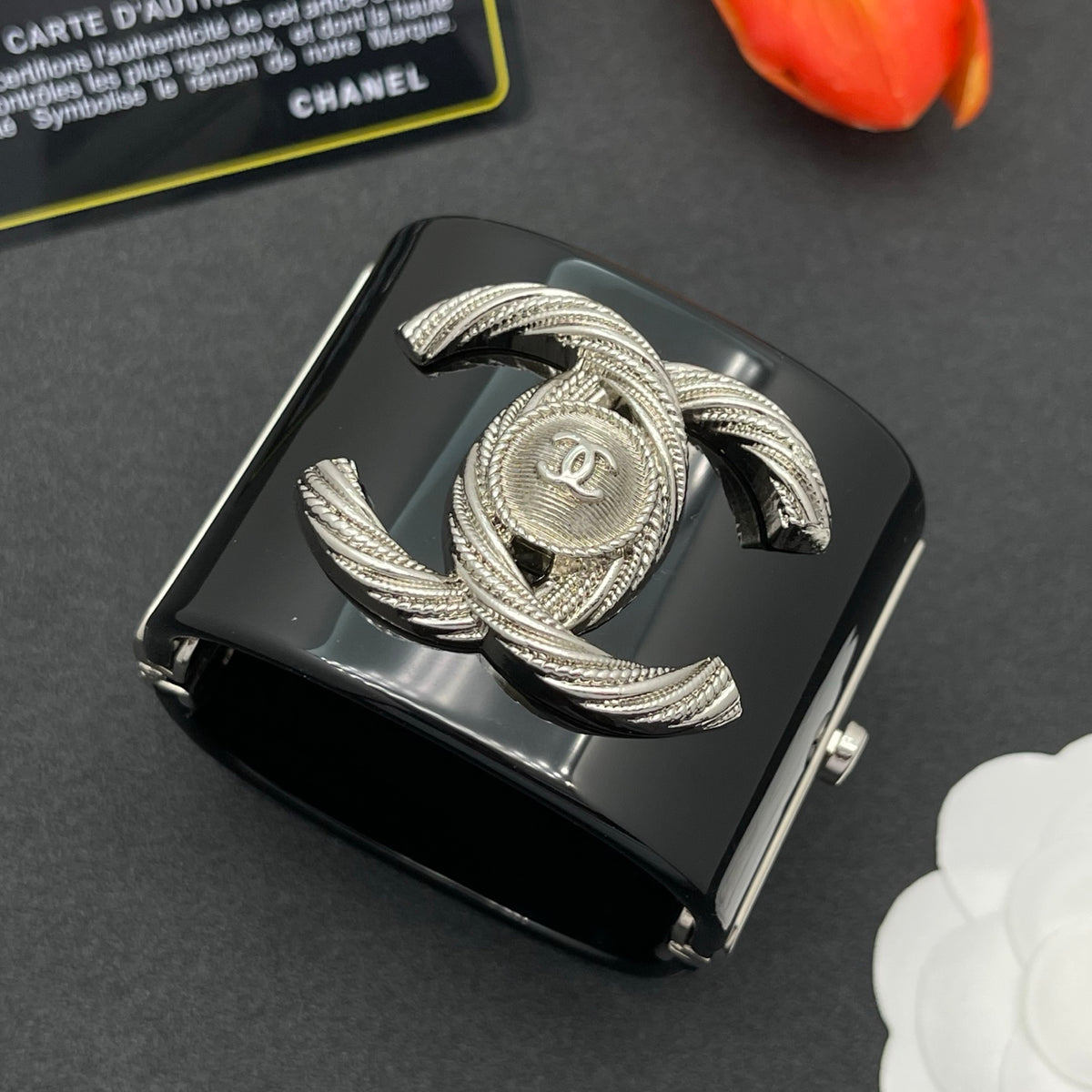 Chanel style acrylic resin bracelets - product photo 3