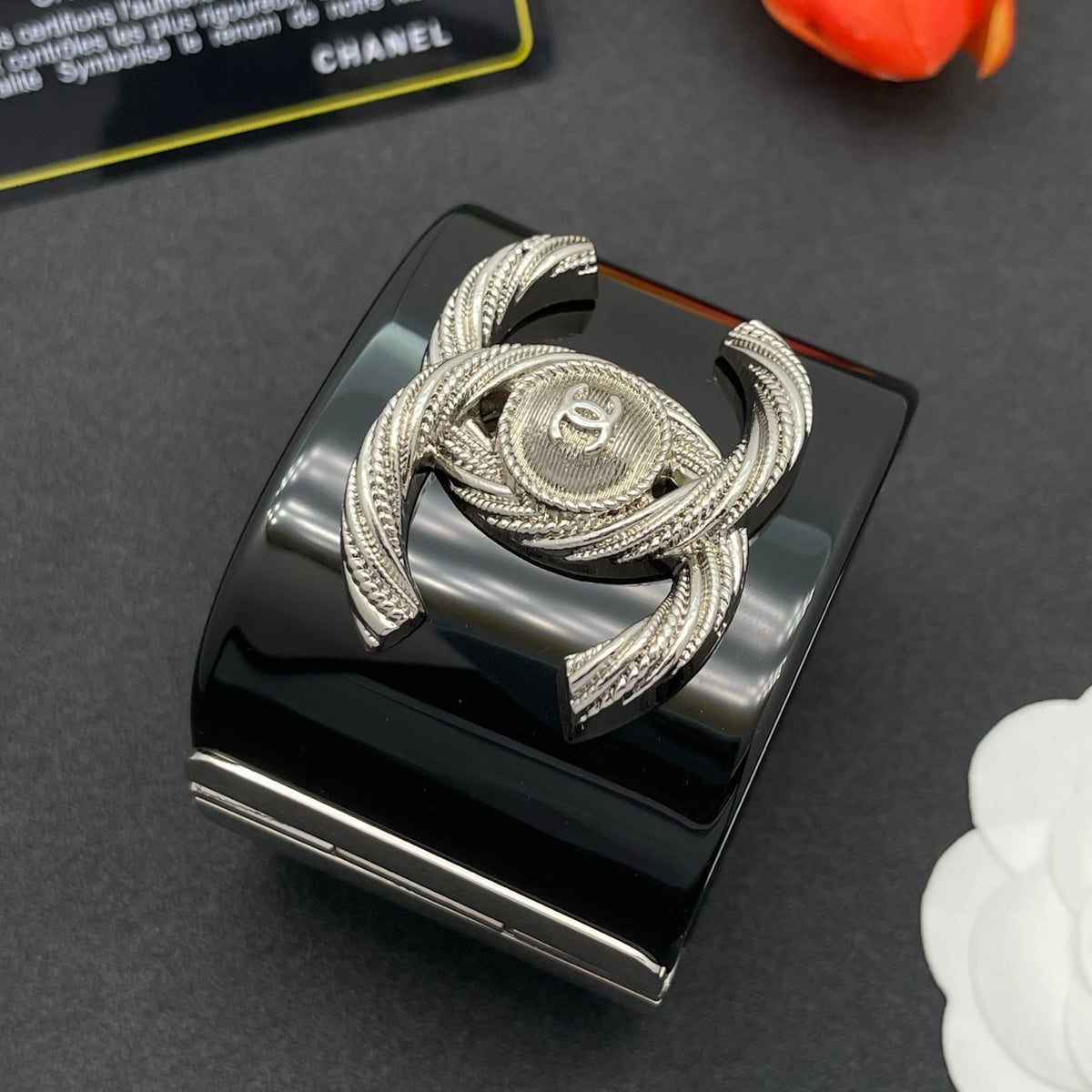 Chanel style acrylic resin bracelets - product photo 4