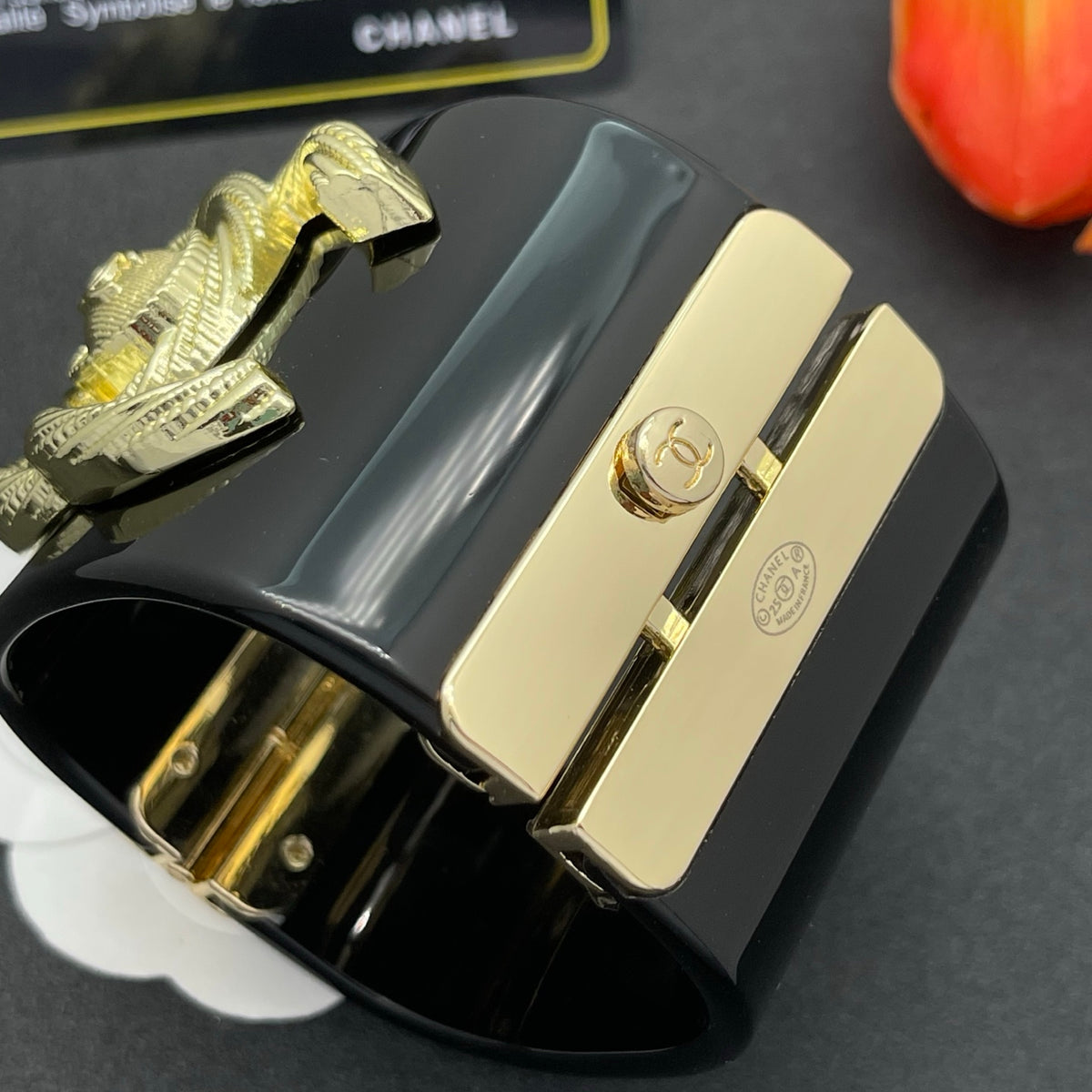 Chanel style acrylic resin bracelets - product photo 7