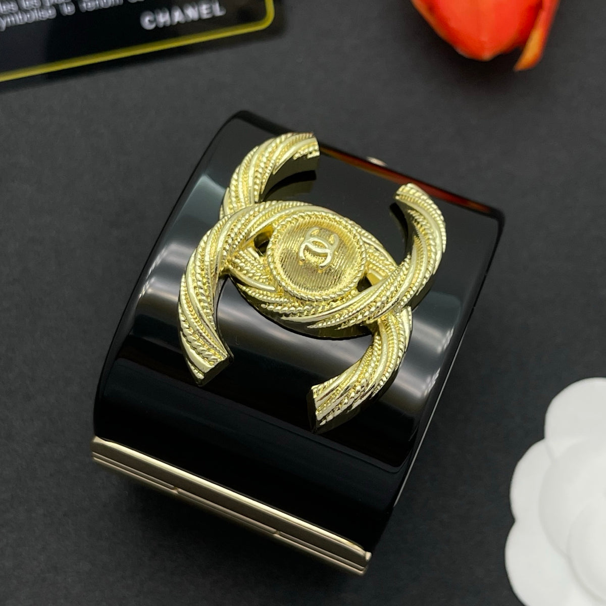 Chanel style acrylic resin bracelets - product photo 4