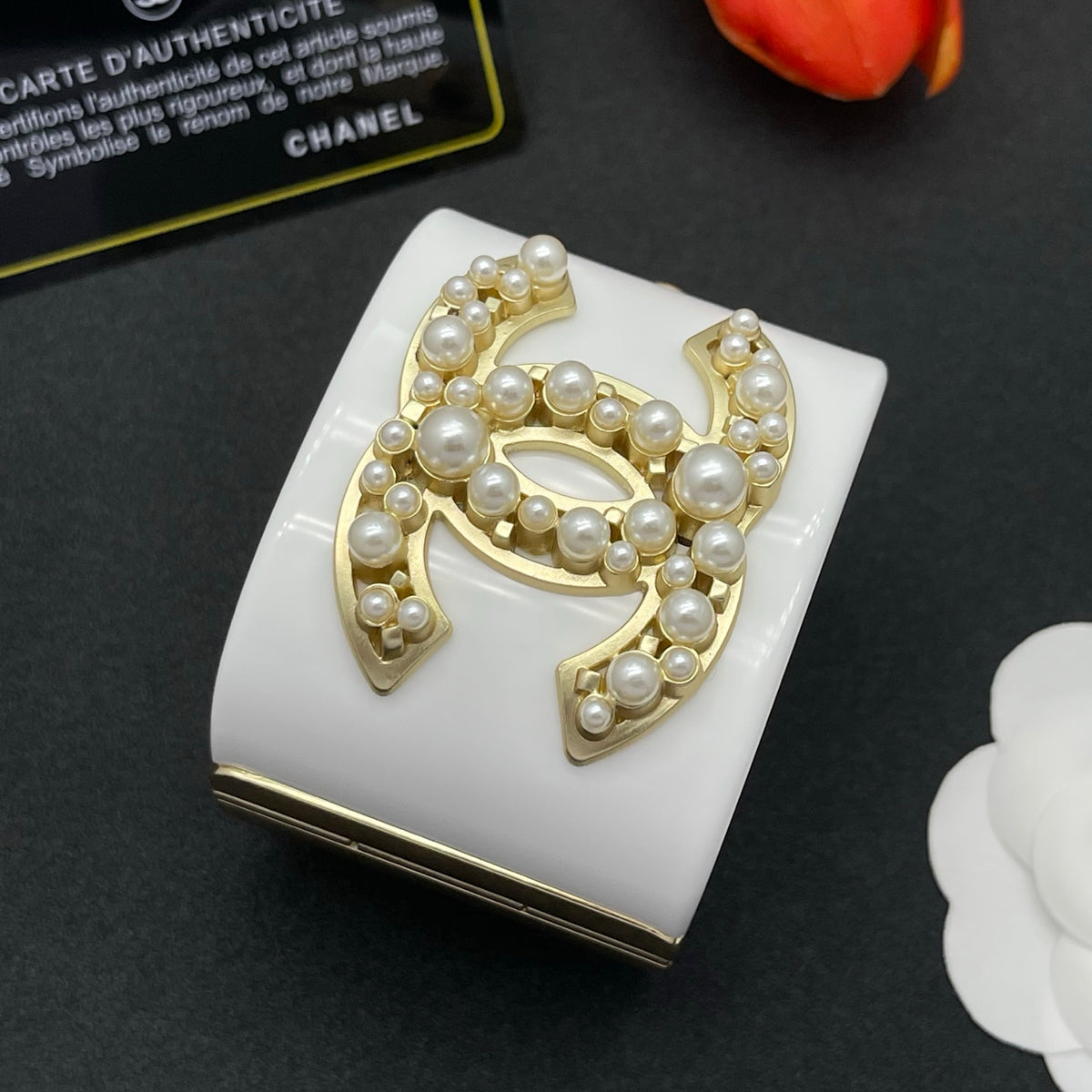 Chanel style acrylic resin bracelets - product photo 4