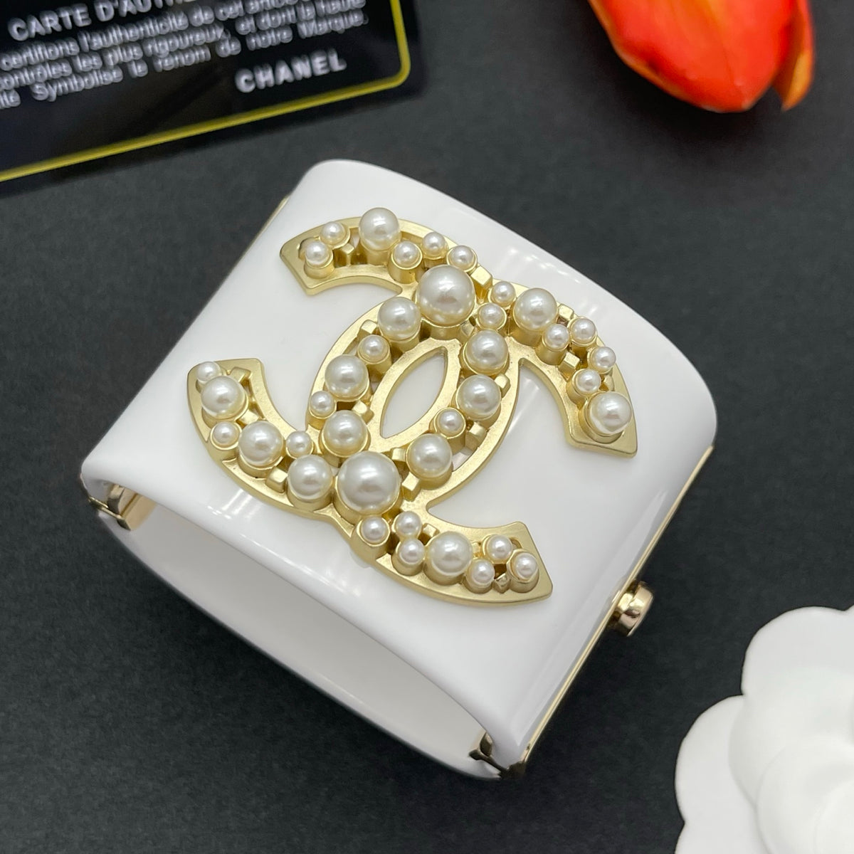 Chanel style acrylic resin bracelets - product photo 3