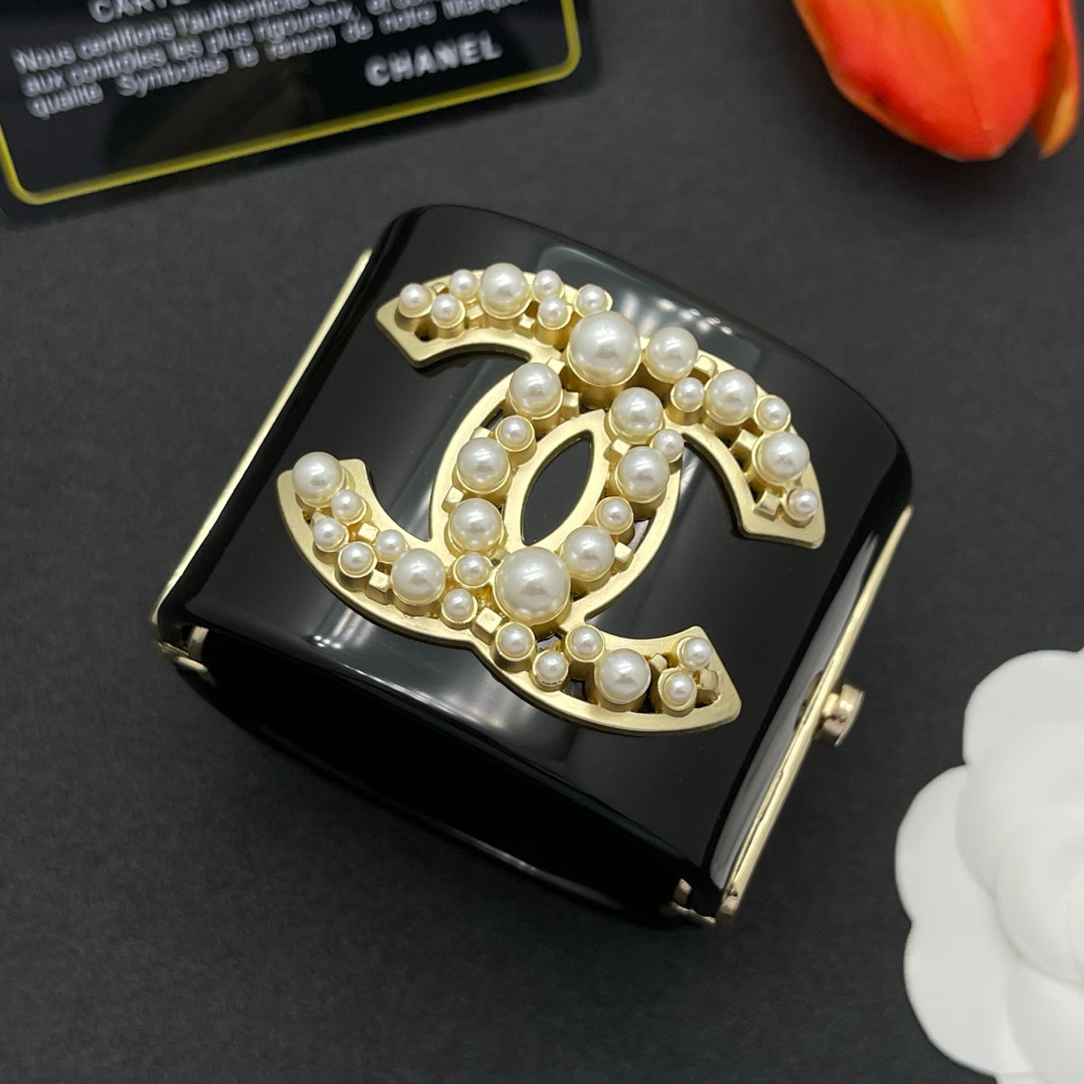 Chanel style acrylic resin bracelets - product photo 3