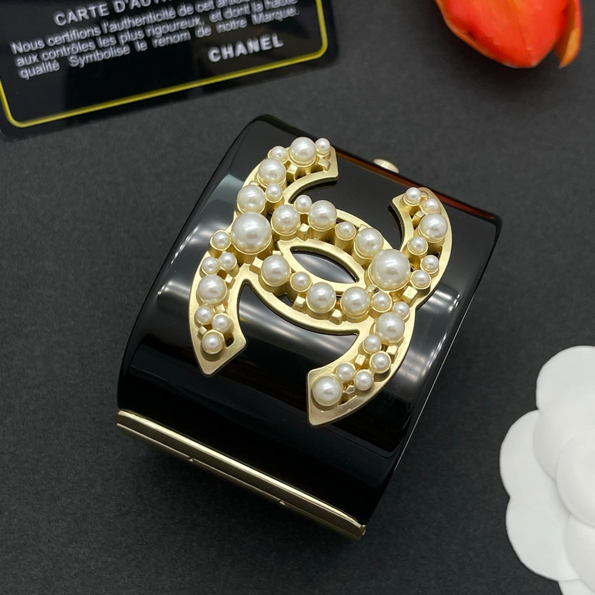 Chanel style acrylic resin bracelets - product photo 4