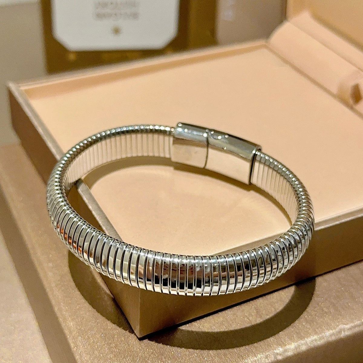 BVLGARI Divas' Dream V-Gold Tone Unisex Bracelet – Style 03 - image 8