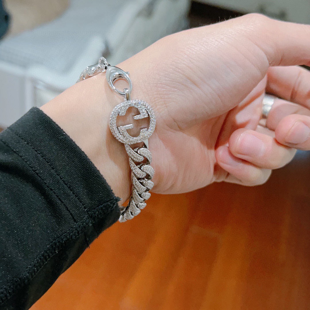 Gucci Pavé Crystal Unisex Bracelet – Style 03 - image 4