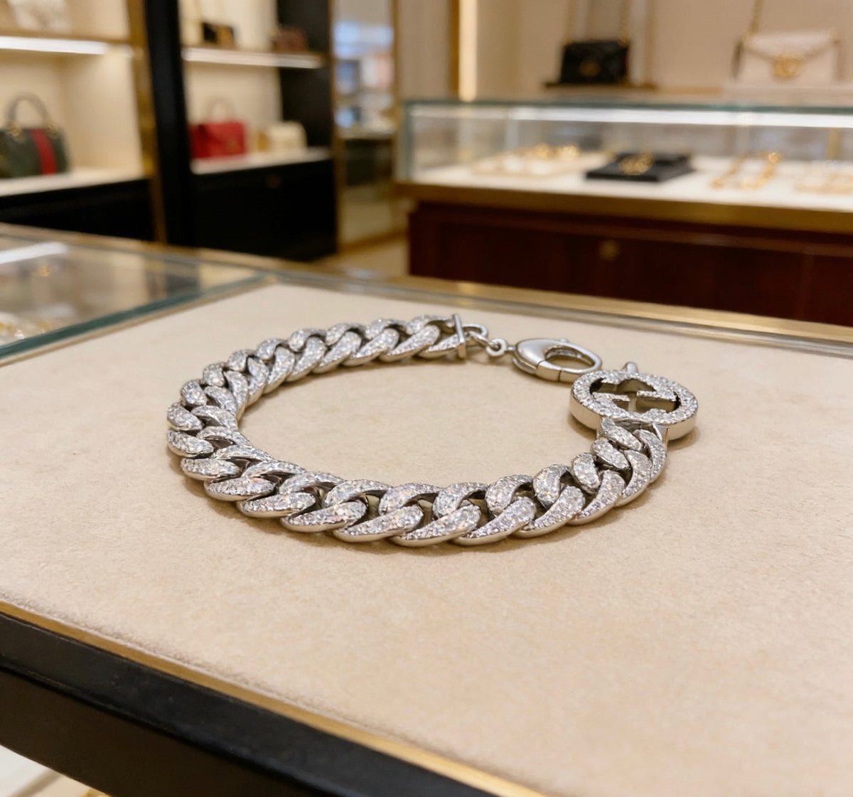 Gucci Pavé Crystal Unisex Bracelet – Style 03 - image 6
