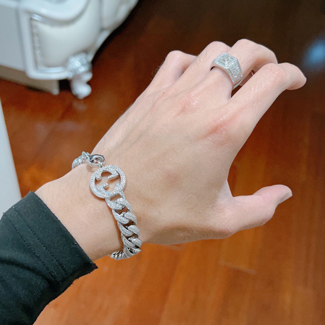 Gucci Pavé Crystal Unisex Bracelet – Style 03 - image 3