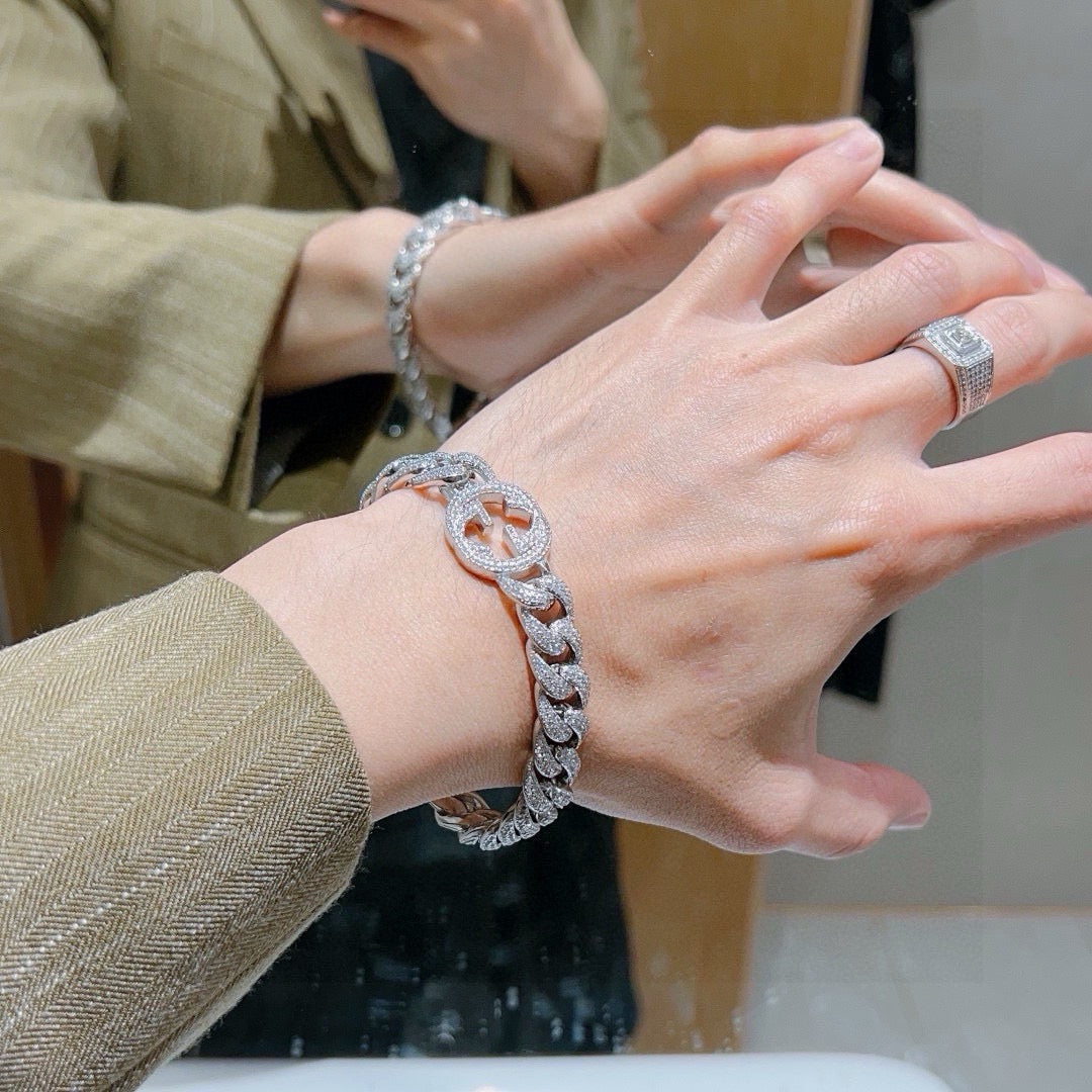 Gucci Pavé Crystal Unisex Bracelet – Style 02 - image 4