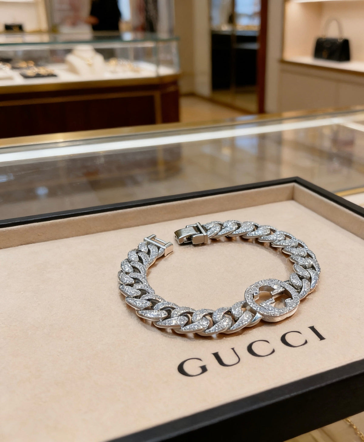 Gucci Pavé Crystal Unisex Bracelet – Style 02 - image 2