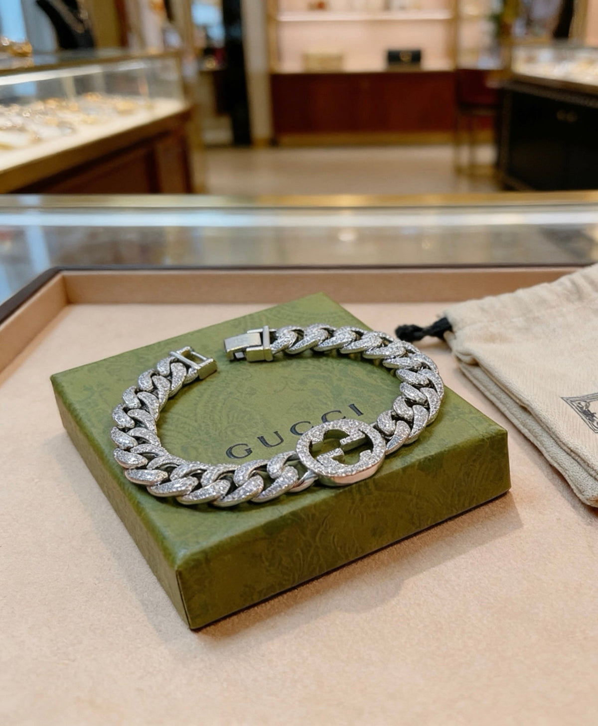 Gucci Pavé Crystal Unisex Bracelet – Style 02 - image 6
