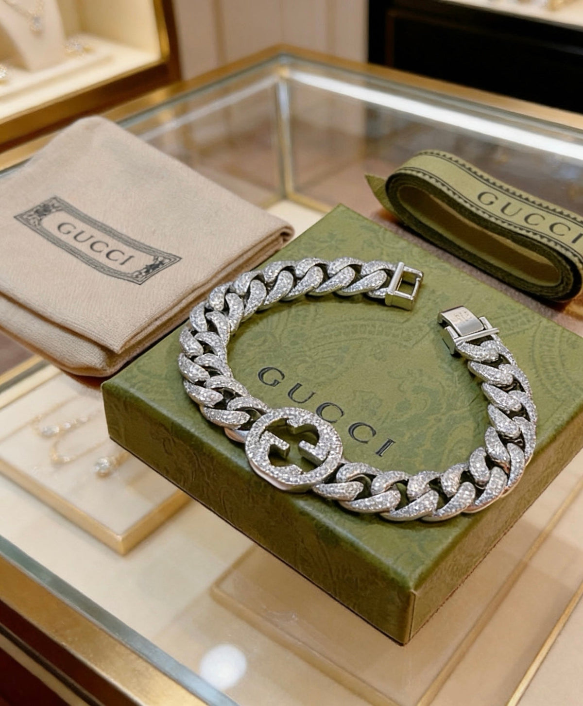Gucci Pavé Crystal Unisex Bracelet – Style 02 - image 5