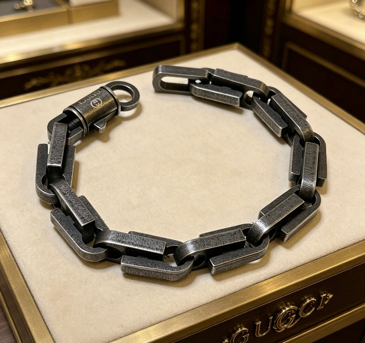 Gucci Vintage-Inspired Unisex Bracelet - image 8