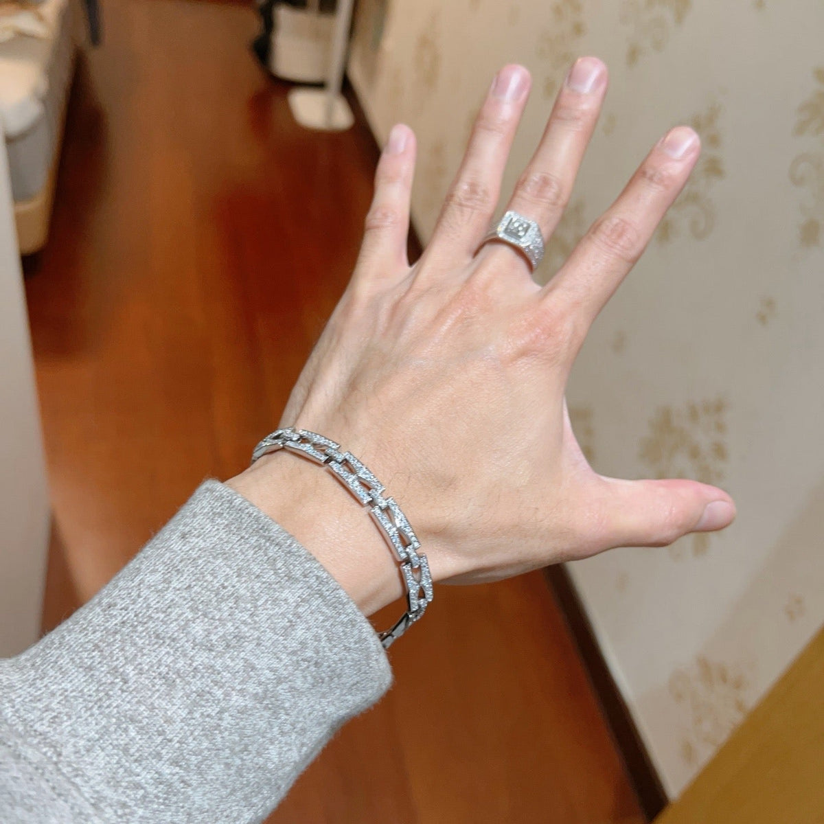 BVLGARI Divas' Dream V-Gold Tone Bracelet – Style 02 - image 7