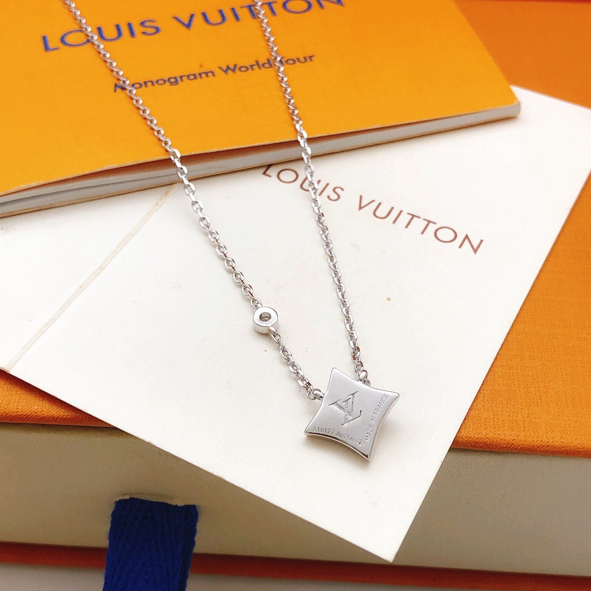 Louis Vuitton Blue Necklace – Style 05 - image 3