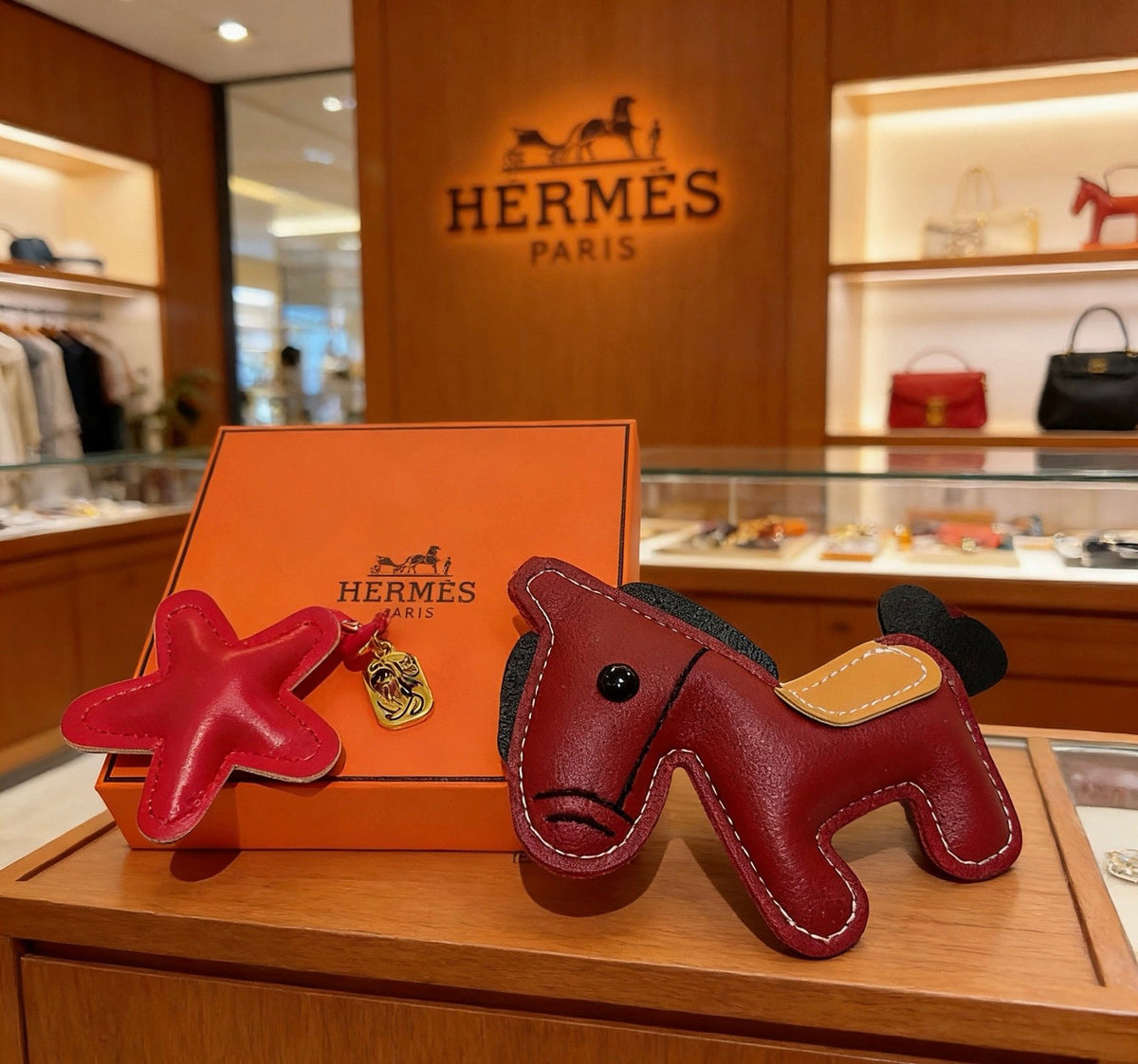 Hermès Unisex Keychain – Style 37 - image 3
