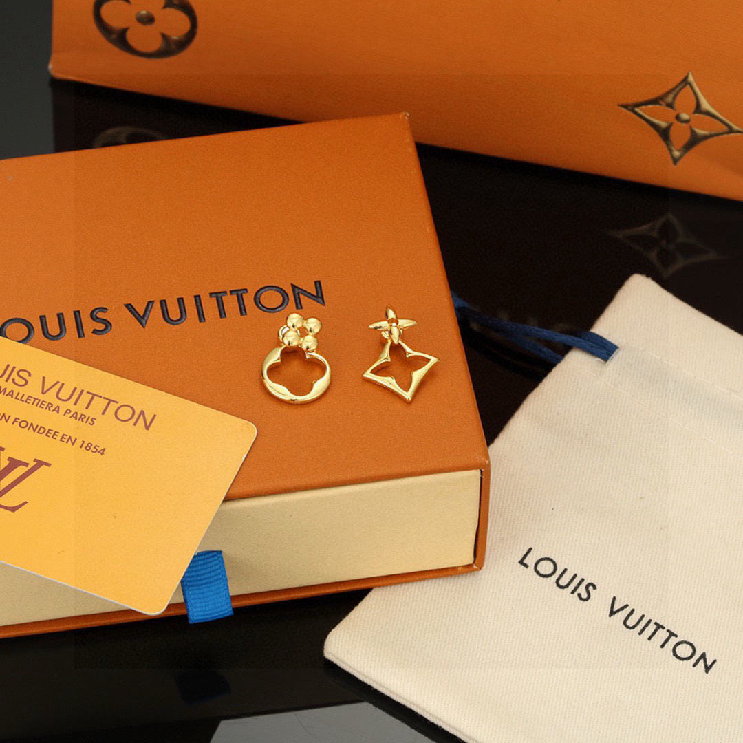 Louis Vuitton Twig Letter Brooch – Style 05 - image 4