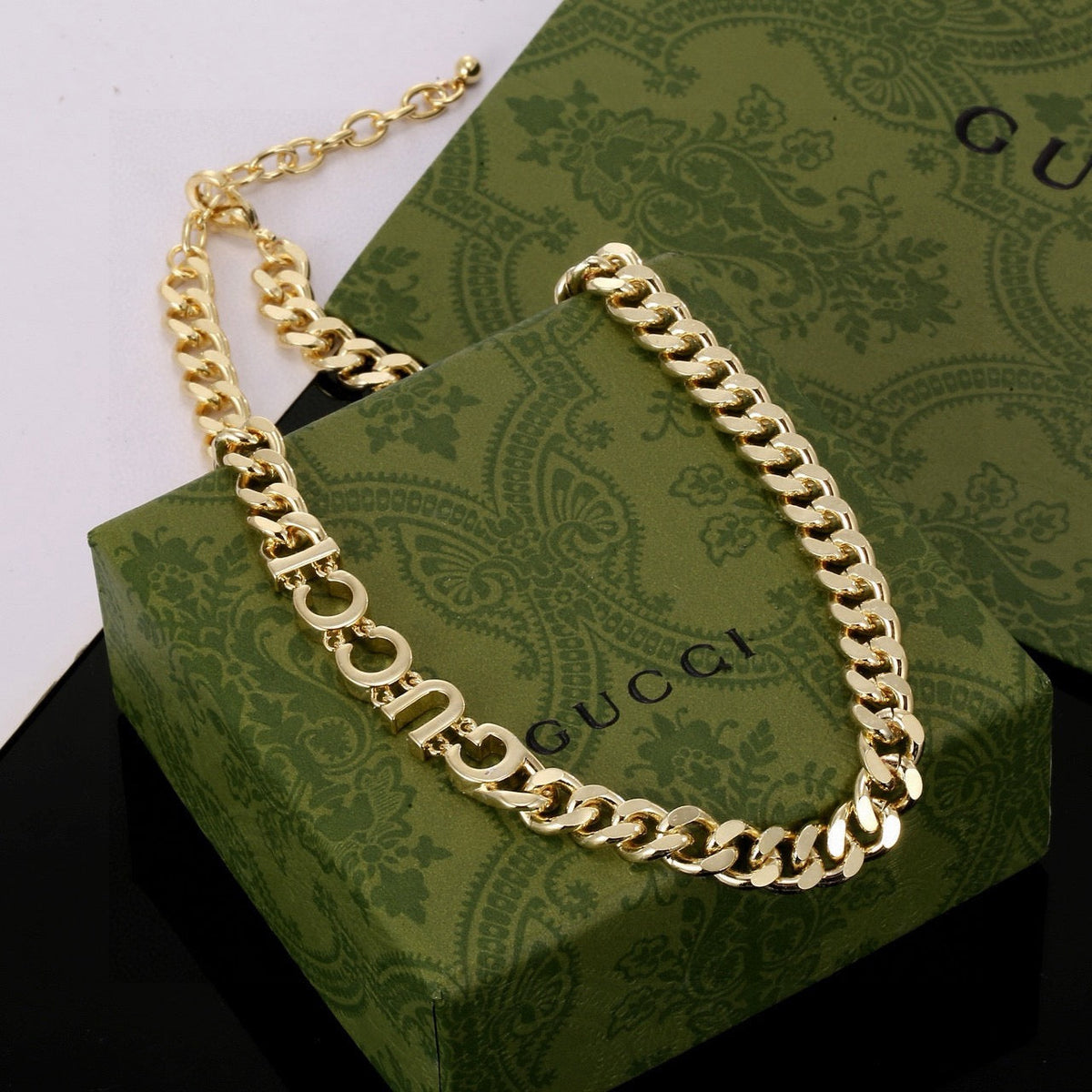 Gucci Distressed Vintage-Inspired Necklace - image 2