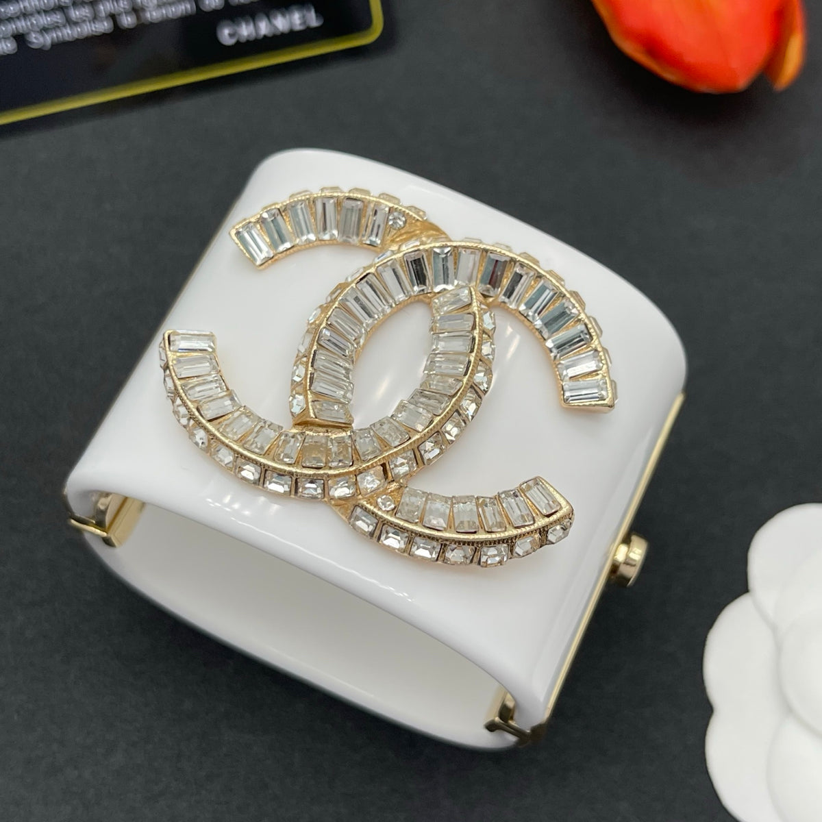 Chanel style acrylic resin bracelets - product photo 3