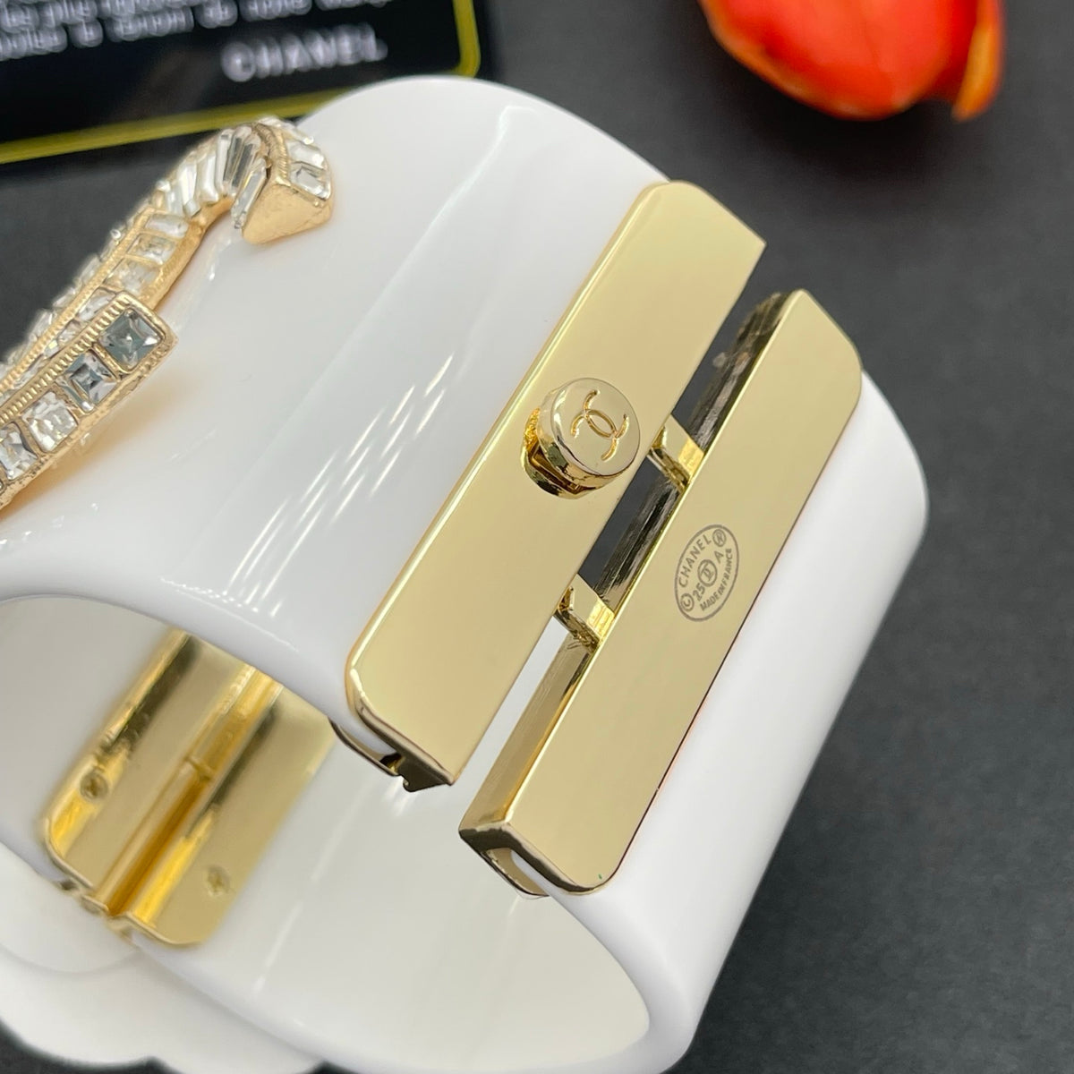 Chanel style acrylic resin bracelets - product photo 7