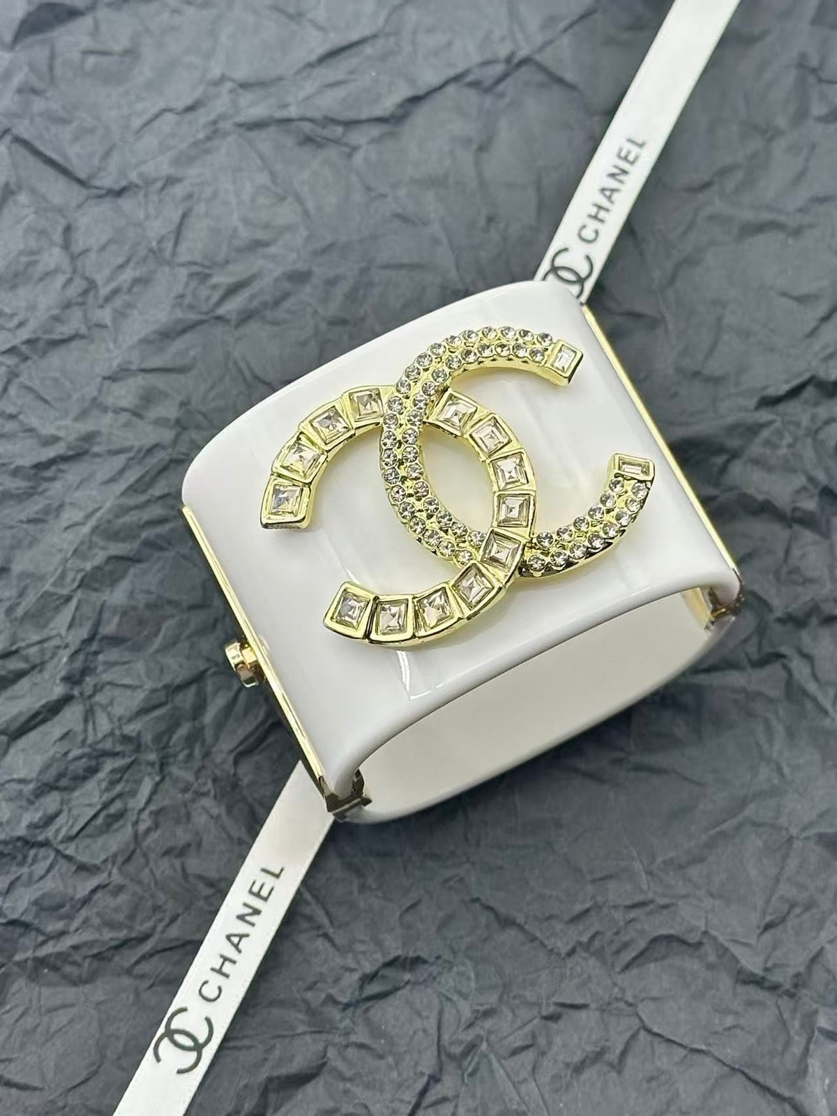 Chanel style acrylic resin bracelets - product photo 1