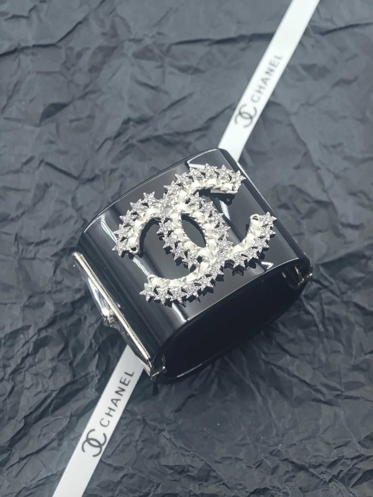 Chanel style acrylic resin bracelets - product photo 12