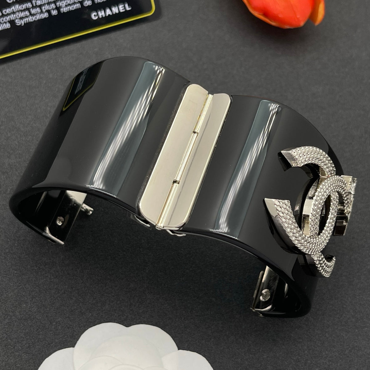 Chanel style acrylic resin bracelets - product photo 5