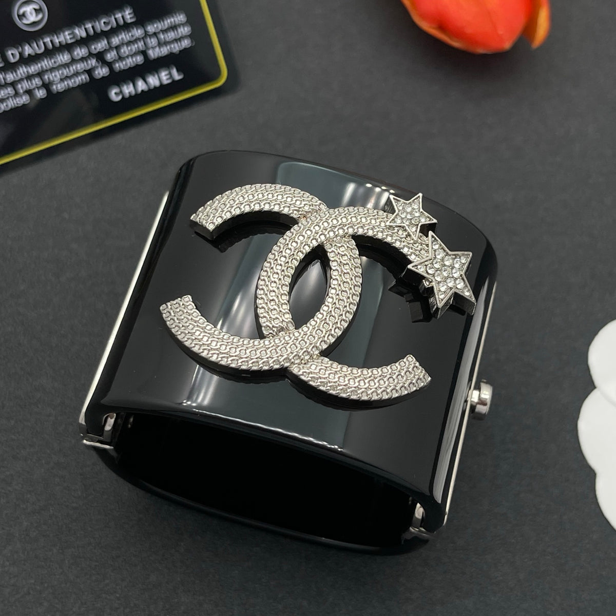 Chanel style acrylic resin bracelets - product photo 3