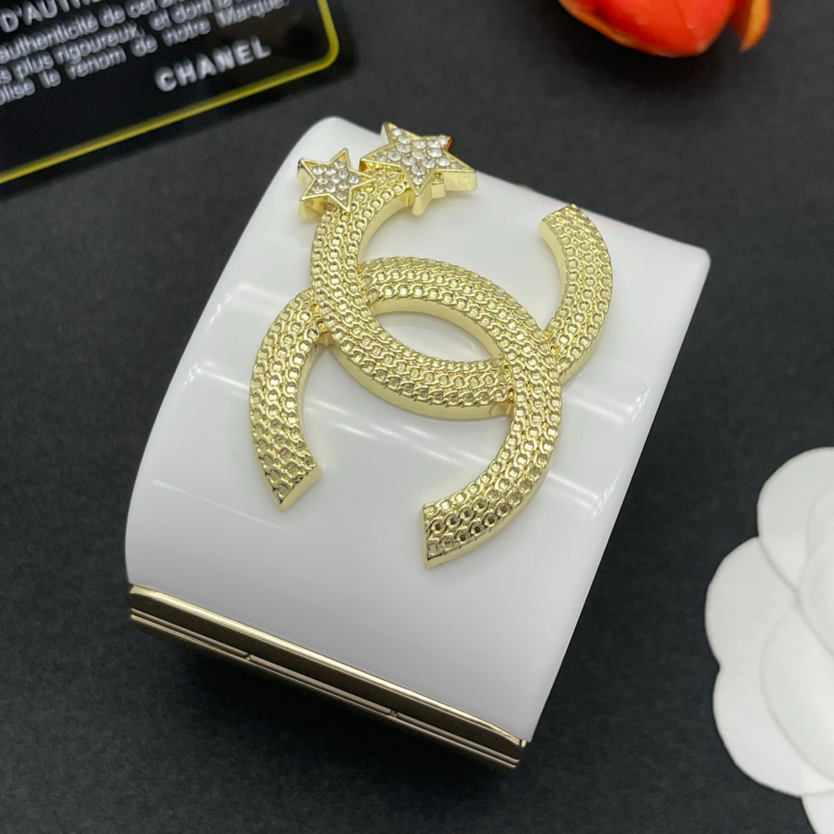 Chanel style acrylic resin bracelets - product photo 4