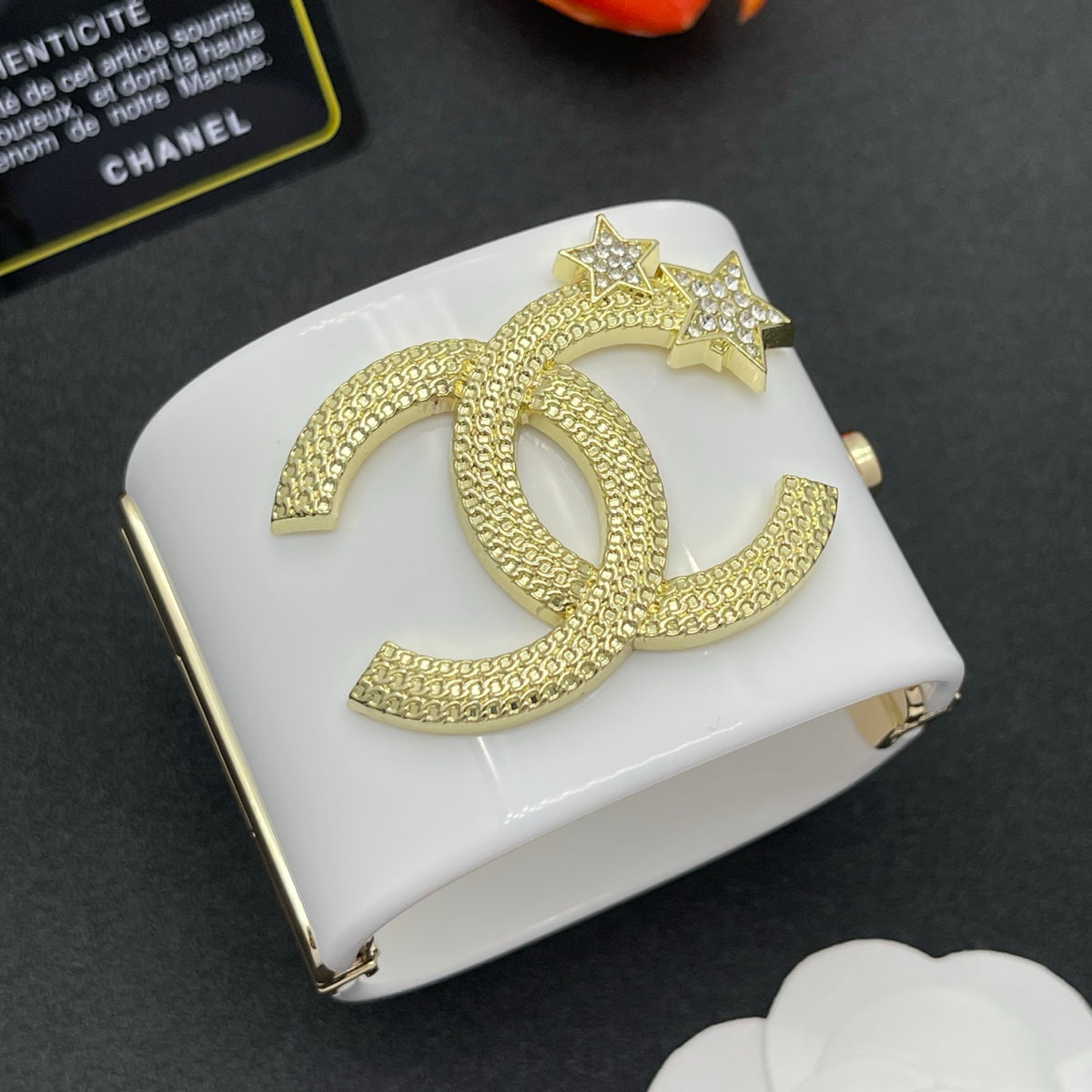 Chanel style acrylic resin bracelets - product photo 3