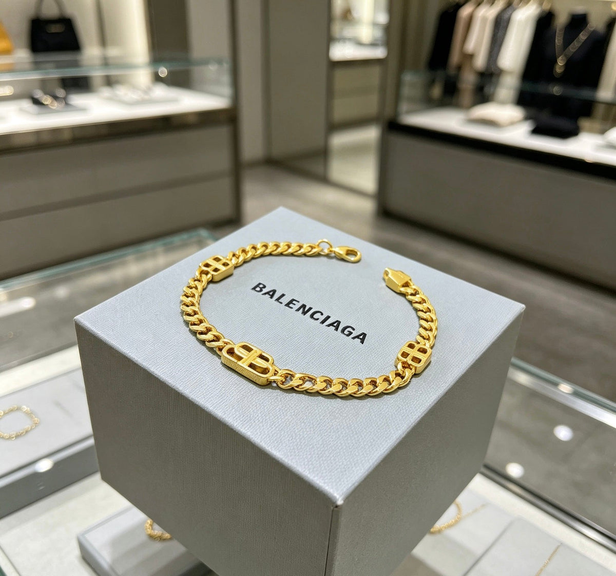 Balenciaga Spanish-Inspired Necklace & Bracelet Set – Style 05 - image 2