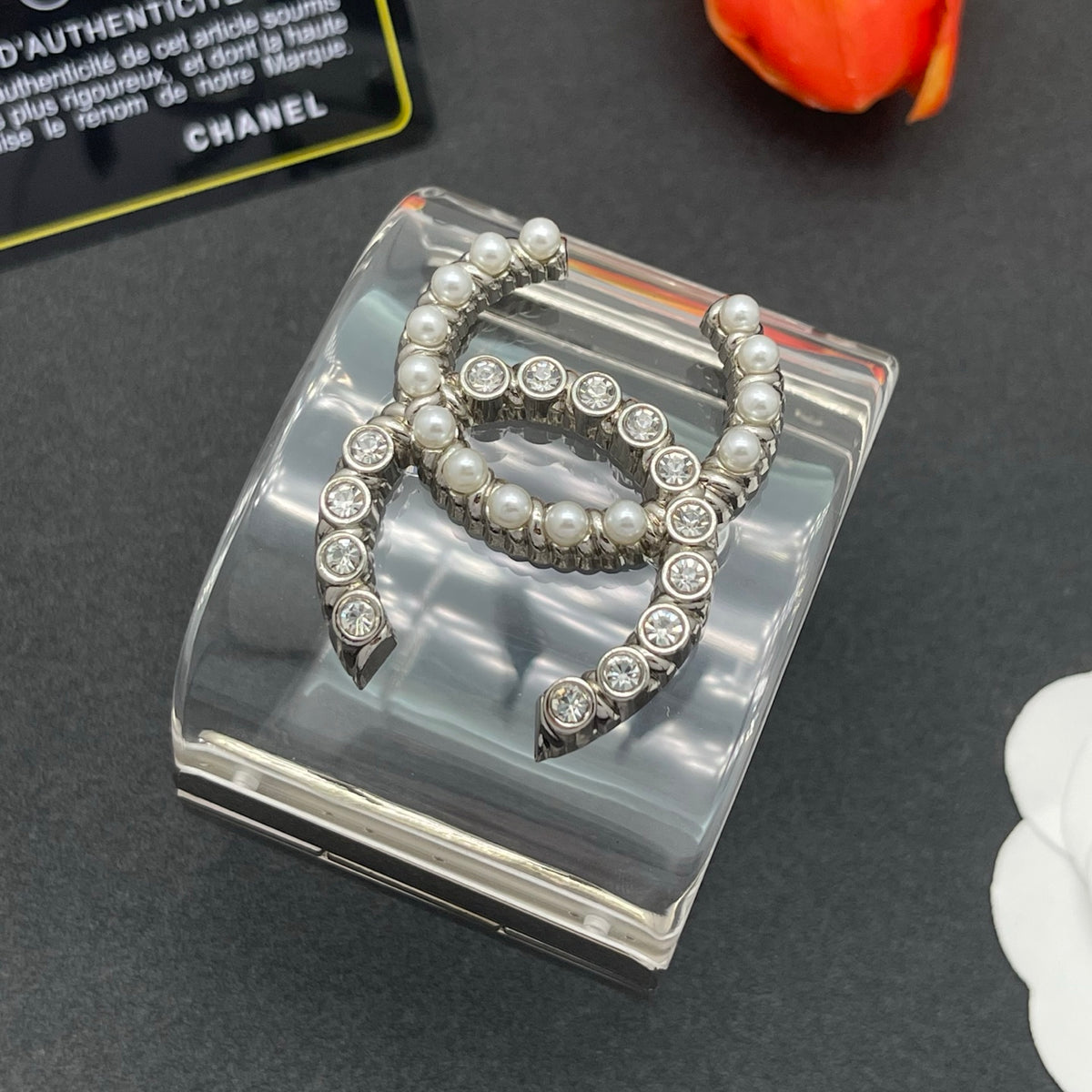 Chanel style acrylic resin bracelets - product photo 4