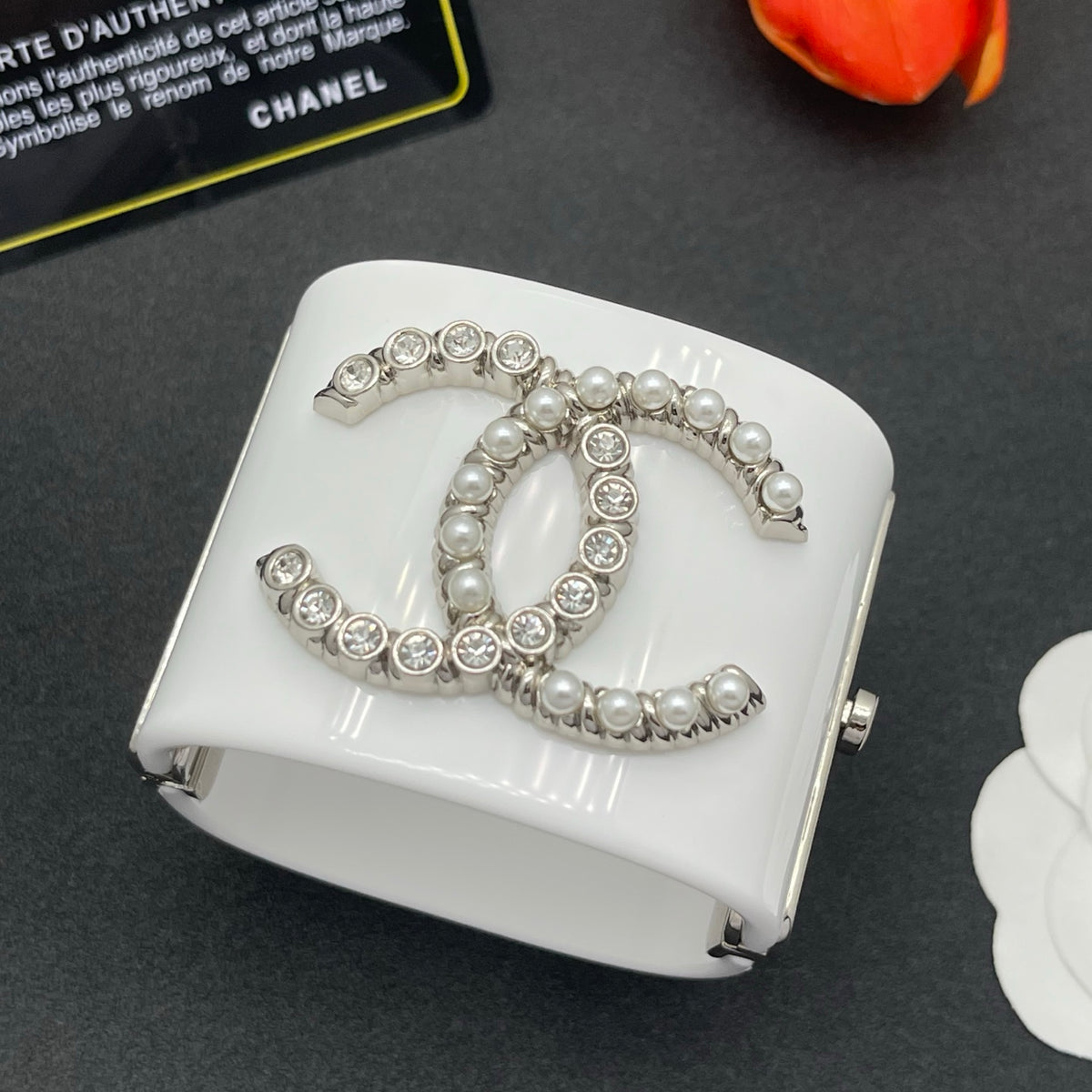 Chanel style acrylic resin bracelets - product photo 3