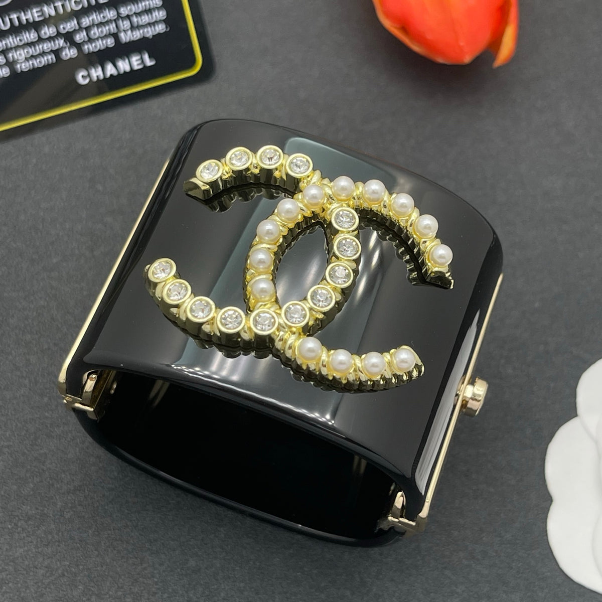 Chanel style acrylic resin bracelets - product photo 3