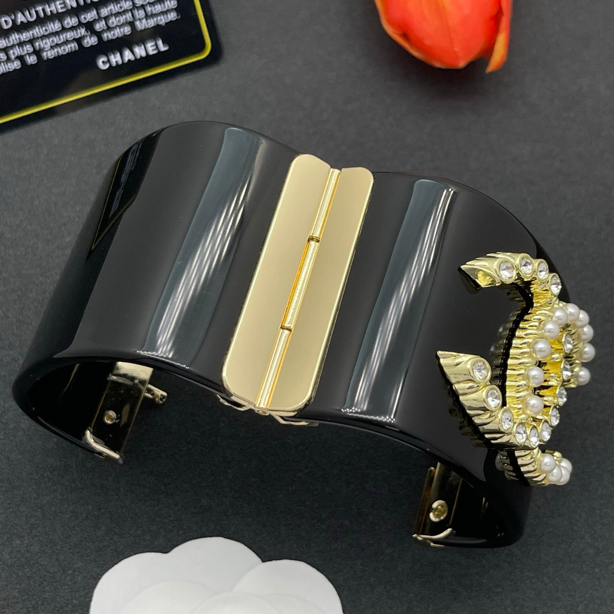 Chanel style acrylic resin bracelets - product photo 5