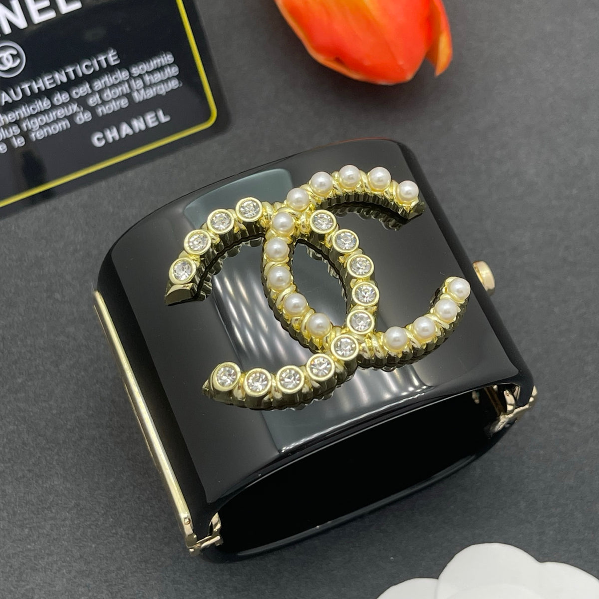 Chanel style acrylic resin bracelets - product photo 2