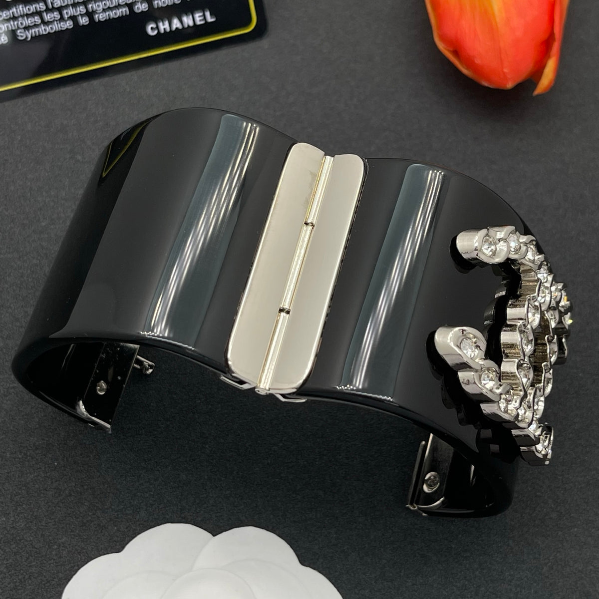 Chanel style acrylic resin bracelets - product photo 5