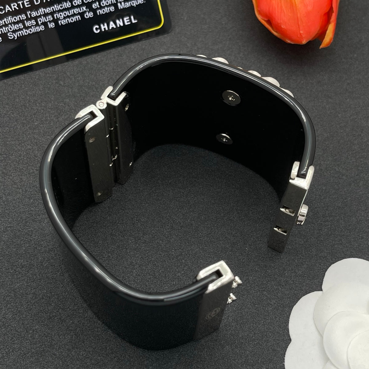 Chanel style acrylic resin bracelets - product photo 6