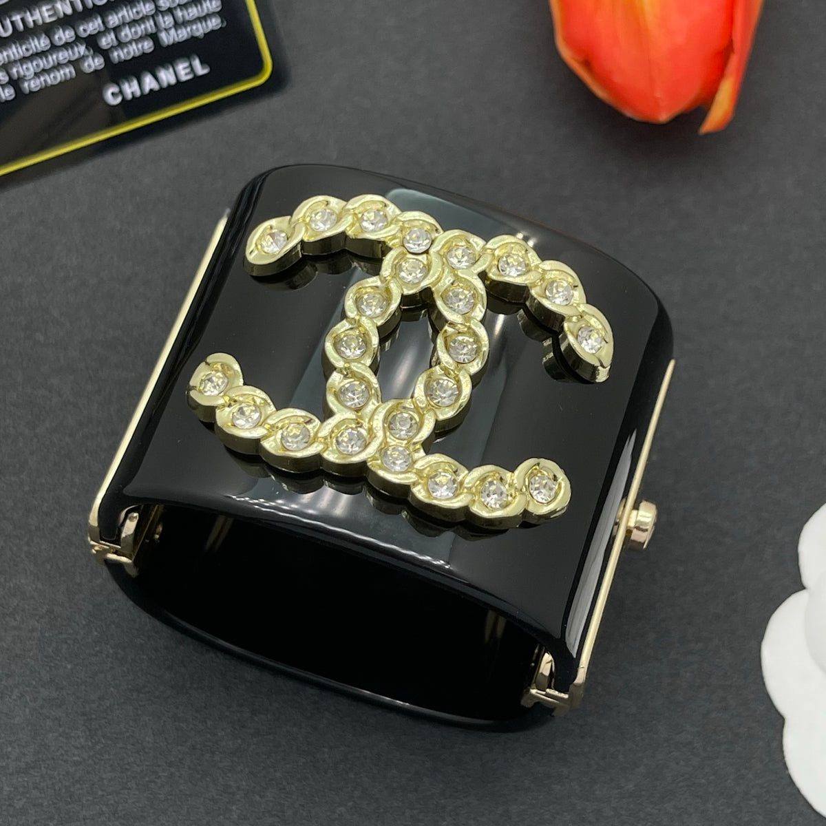 Chanel style acrylic resin bracelets - product photo 3