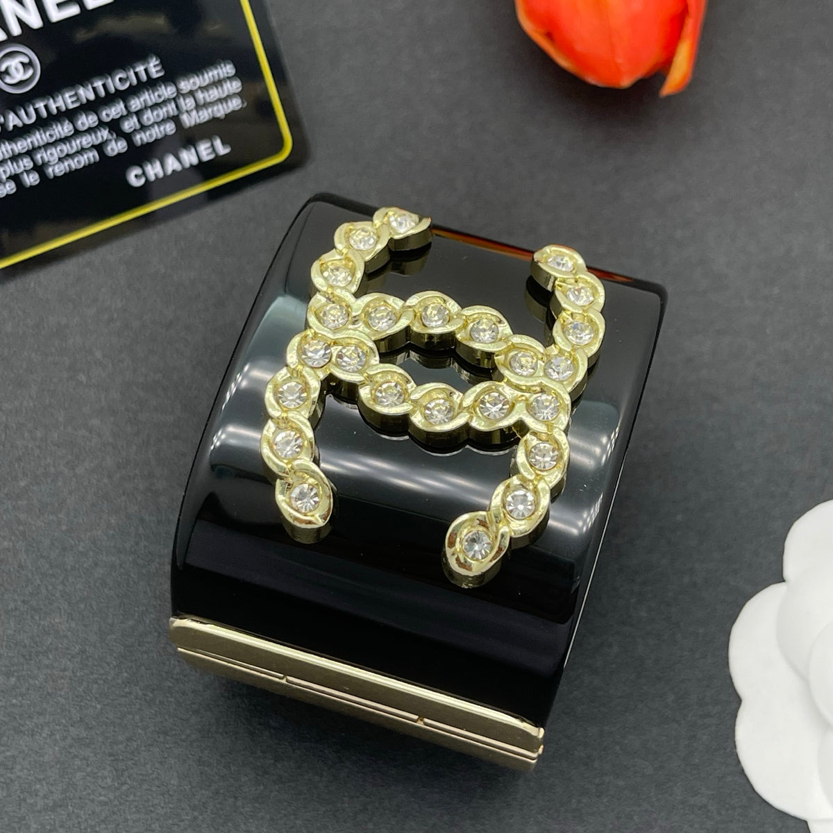 Chanel style acrylic resin bracelets - product photo 4