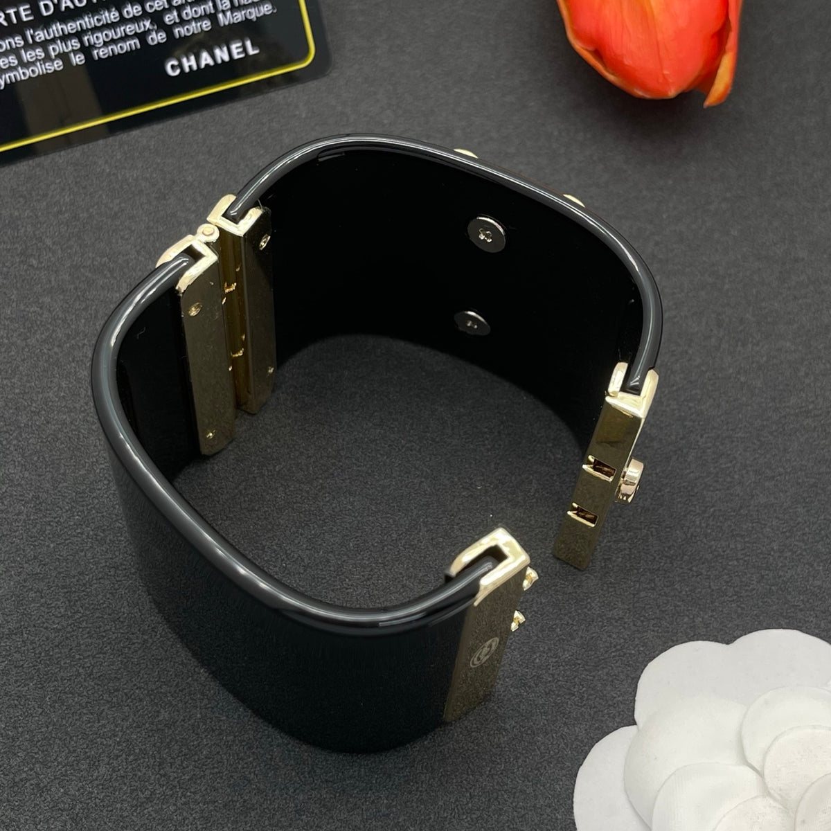 Chanel style acrylic resin bracelets - product photo 6