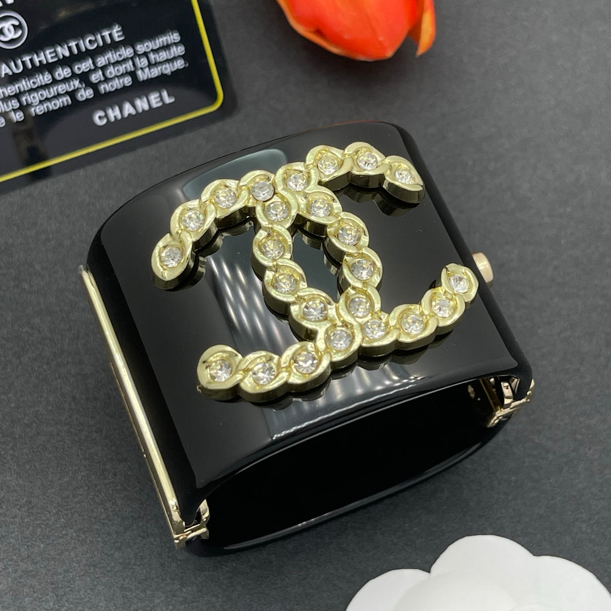 Chanel style acrylic resin bracelets - product photo 2