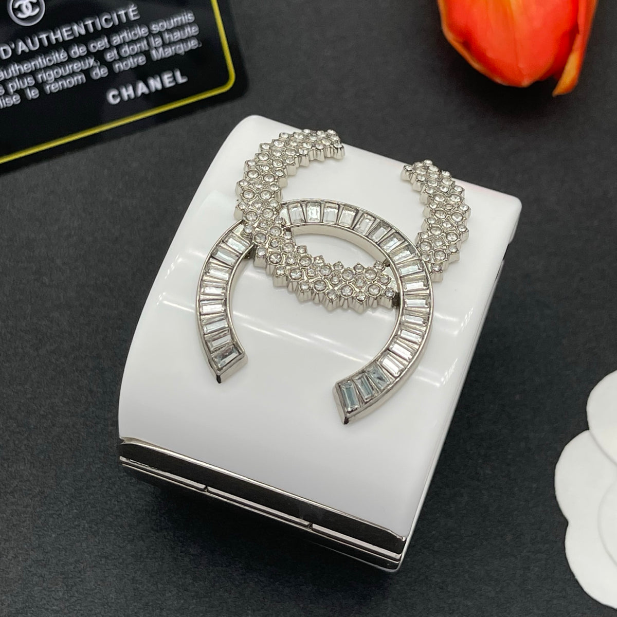 Chanel style acrylic resin bracelets - product photo 4