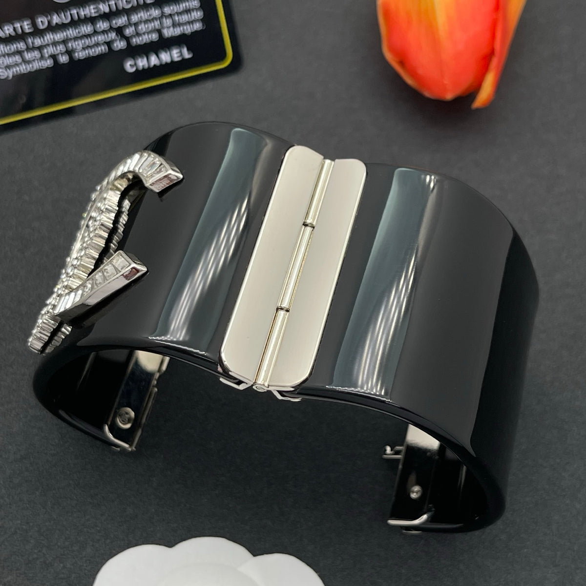 Chanel style acrylic resin bracelets - product photo 5