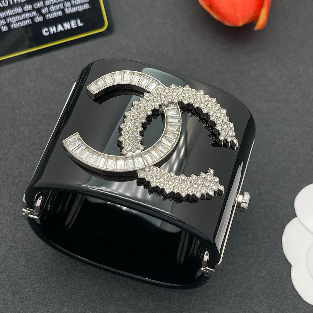 Chanel style acrylic resin bracelets - product photo 3