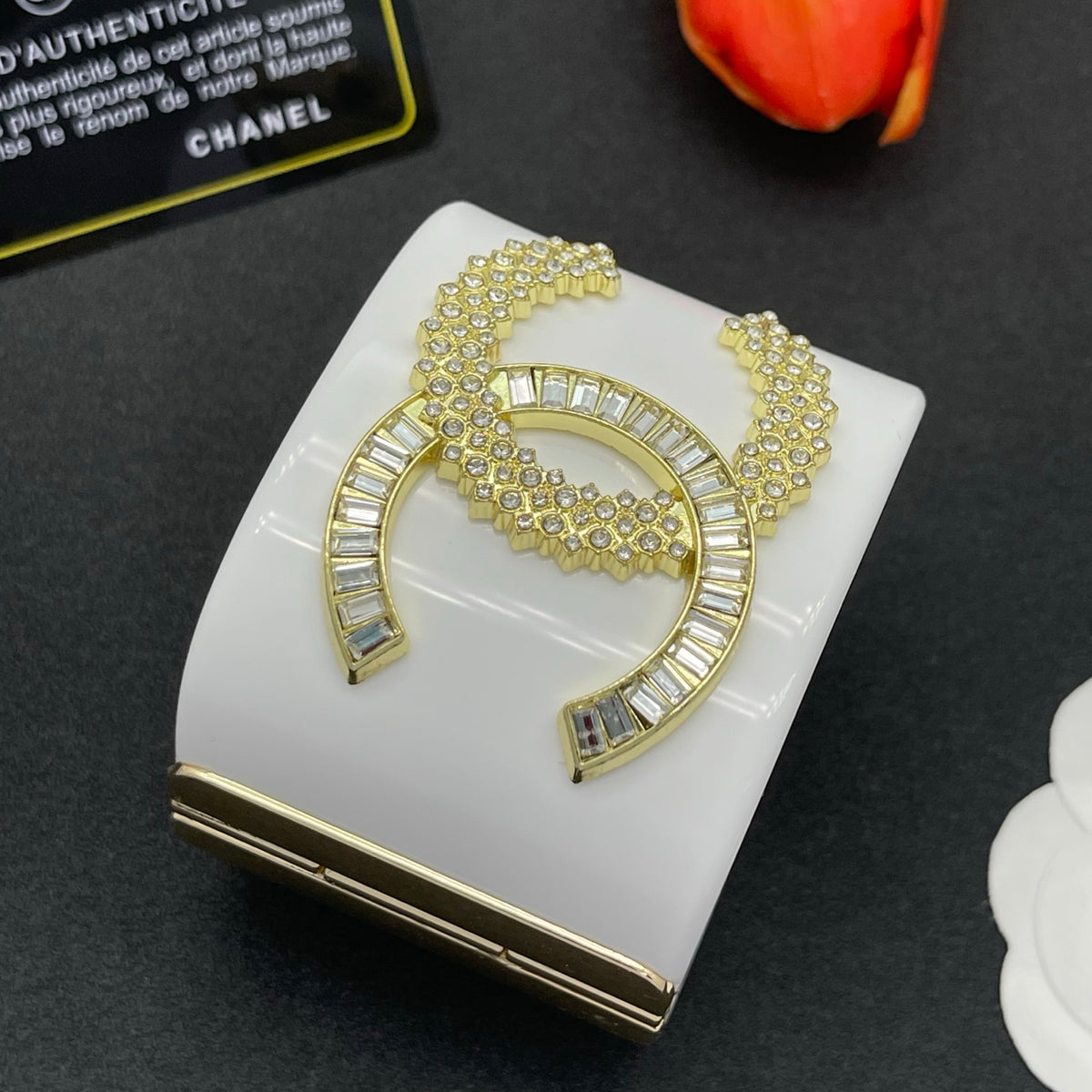 Chanel style acrylic resin bracelets - product photo 4