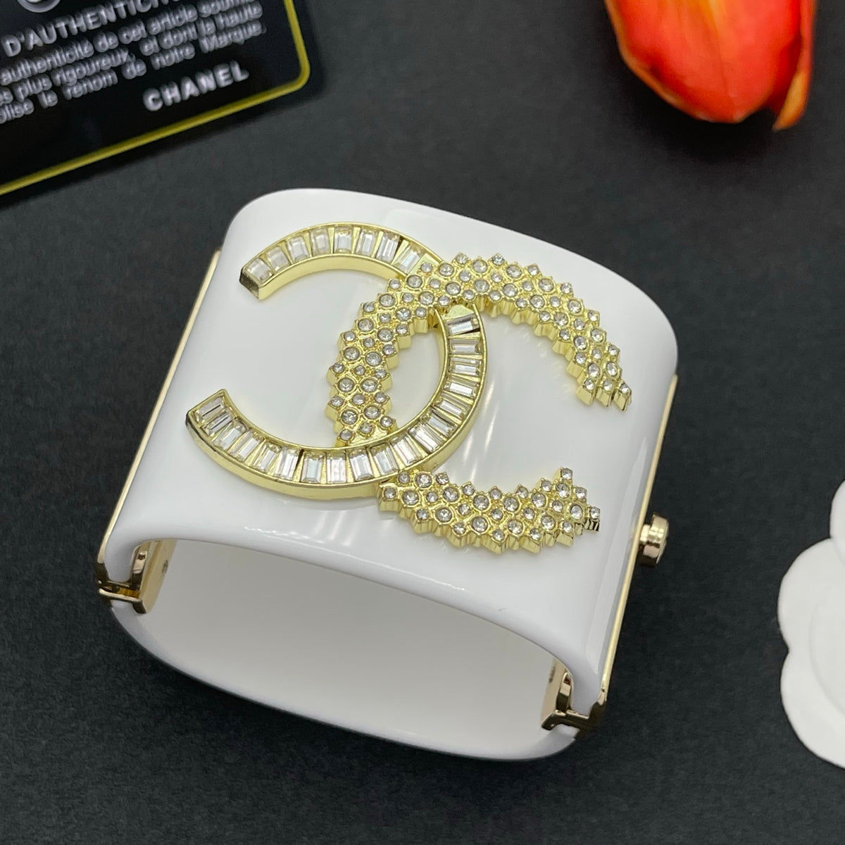 Chanel style acrylic resin bracelets - product photo 3