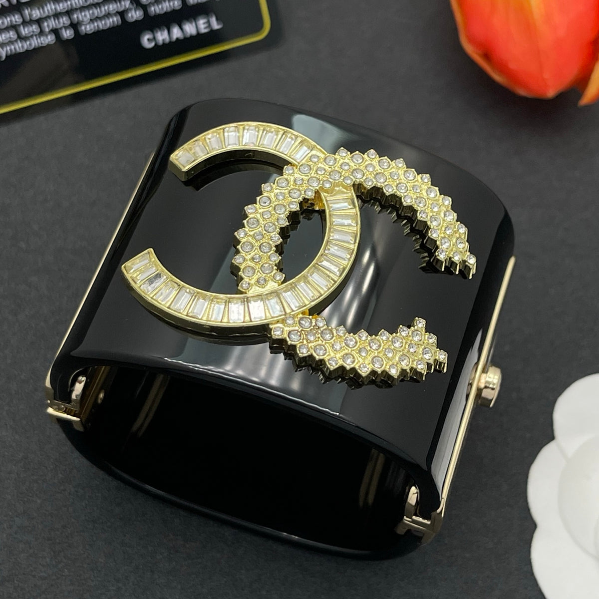 Chanel style acrylic resin bracelets - product photo 3