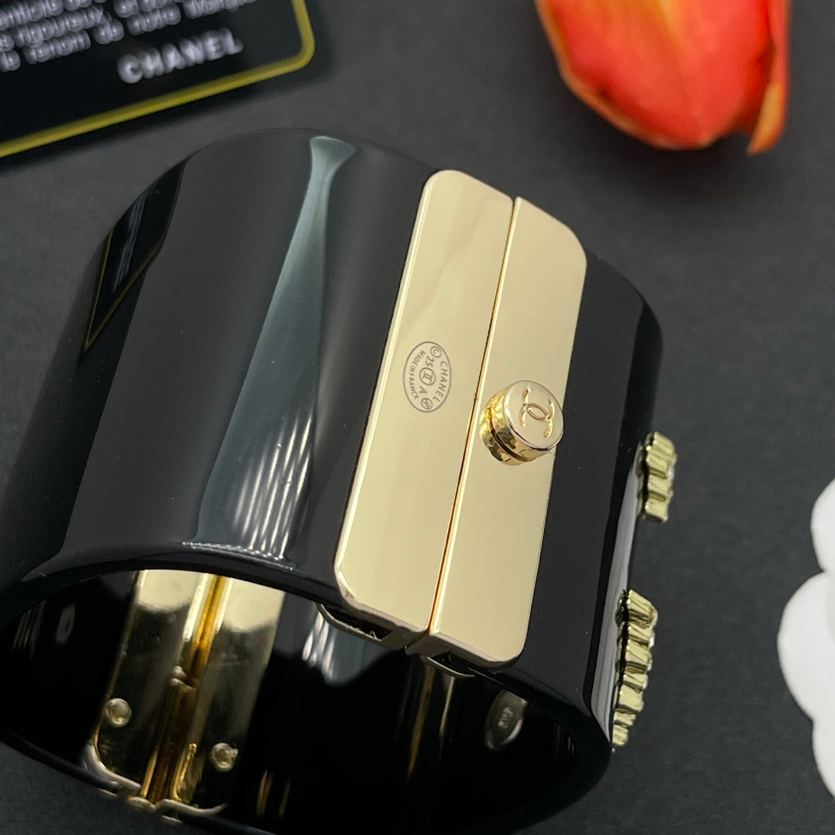 Chanel style acrylic resin bracelets - product photo 7